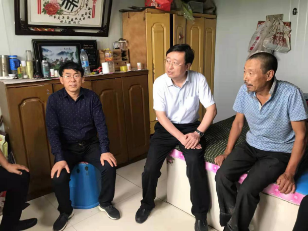 黑河市交通运输局工作组深入对口贫困村孙吴县红旗乡建设村调研